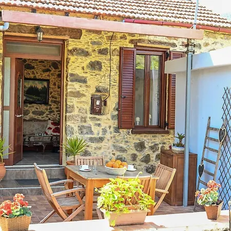 Stone House For Relaxation In Elos Feriehus *
